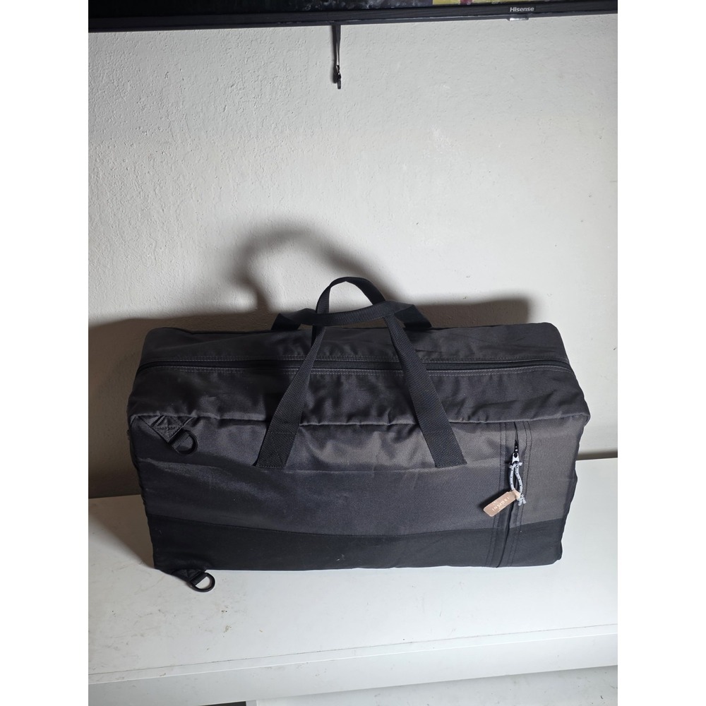 Guava Family Lotus Travel Crib with Backpack Carrier Lightweight Nearly New - Picture 6 of 16